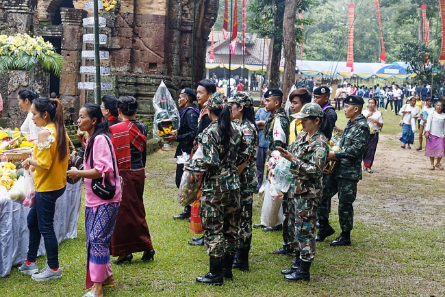 Cérémonie Prasat Don Tuan-017
